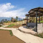 Stayvista At The Stargazer With Mountain Views, Bonfire, Lawn