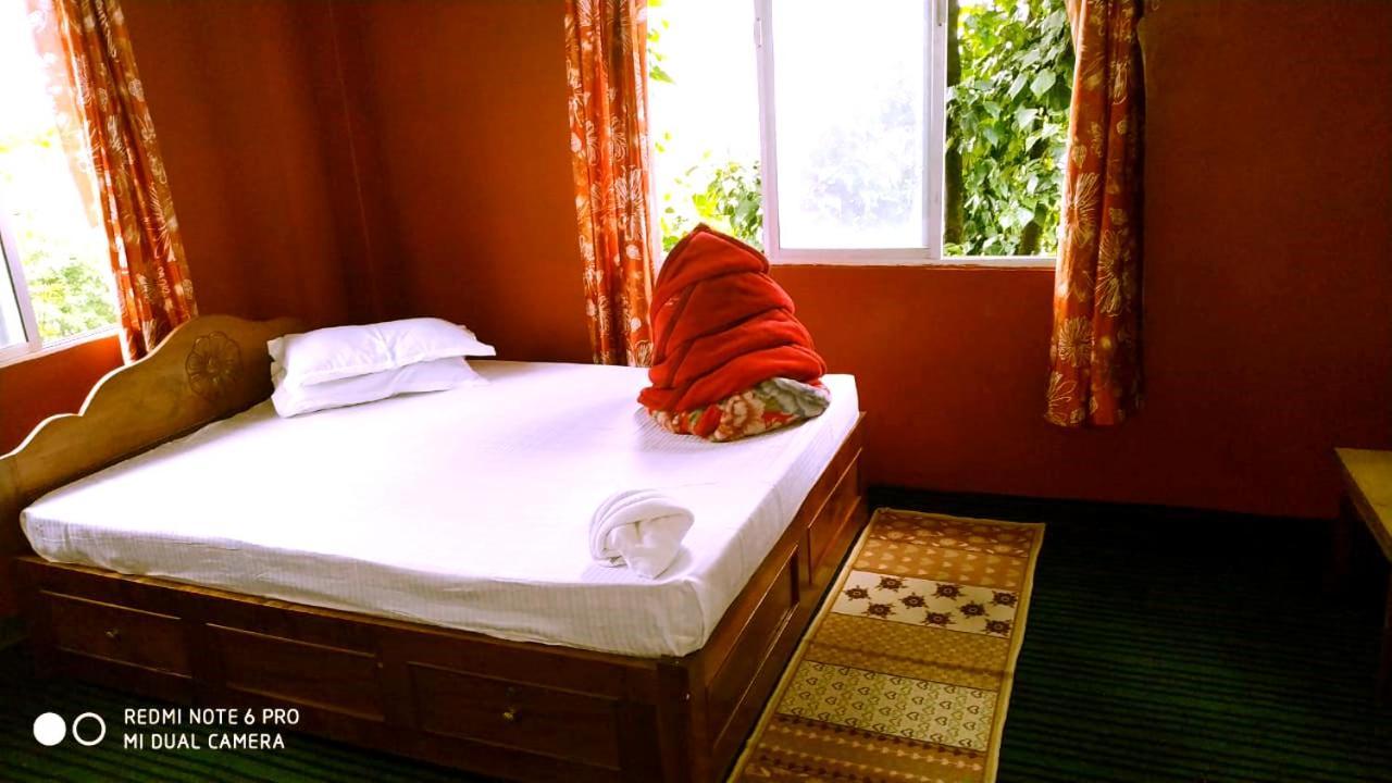 Valley View Hotel Pelling