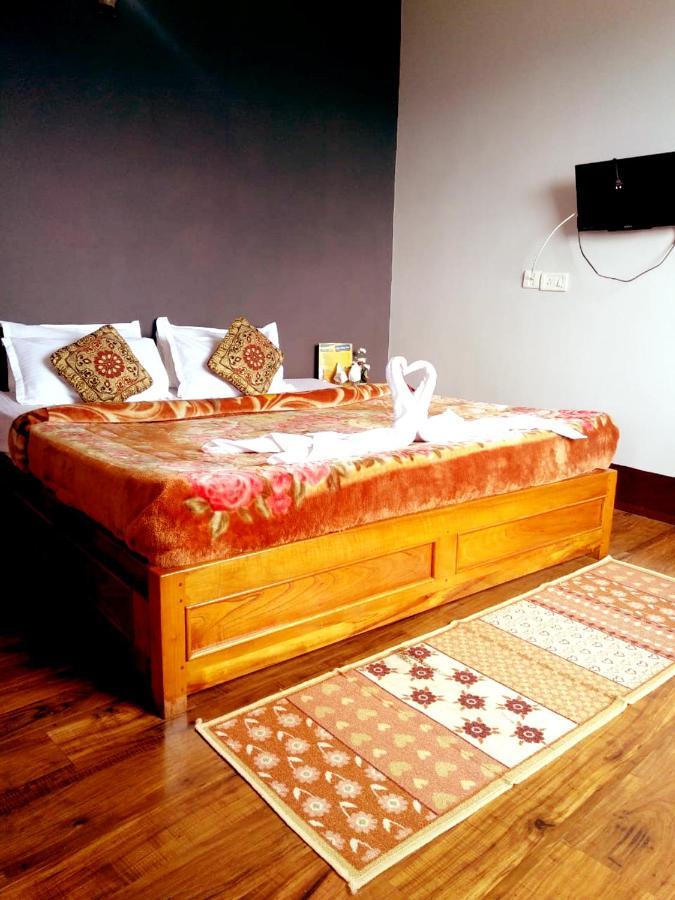 Valley View Hotel Pelling