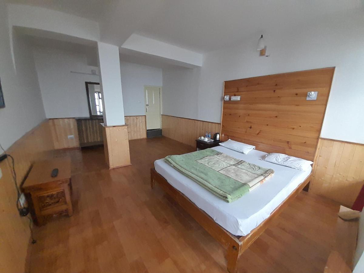 Hotel Kabur *