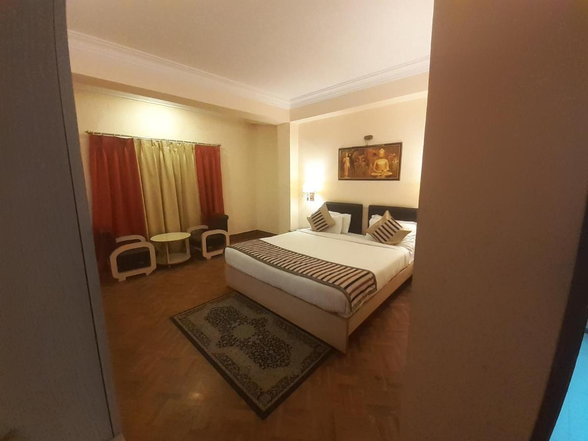 De Regency Hotel 3*