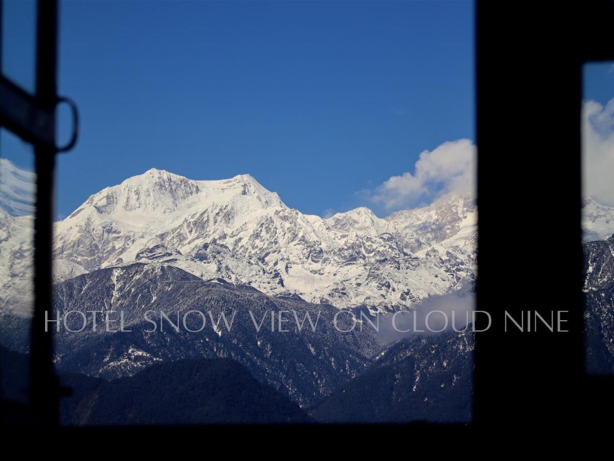 Snow View On Cloud Nine Hotel Pelling