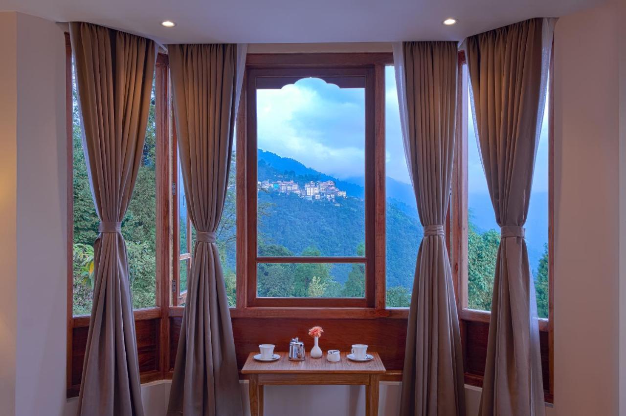Amani Hotel Pelling