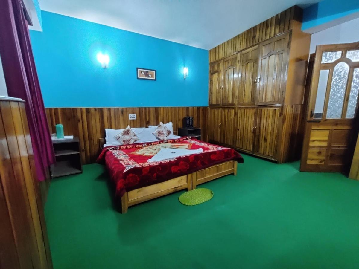 Sudarshan Hotel