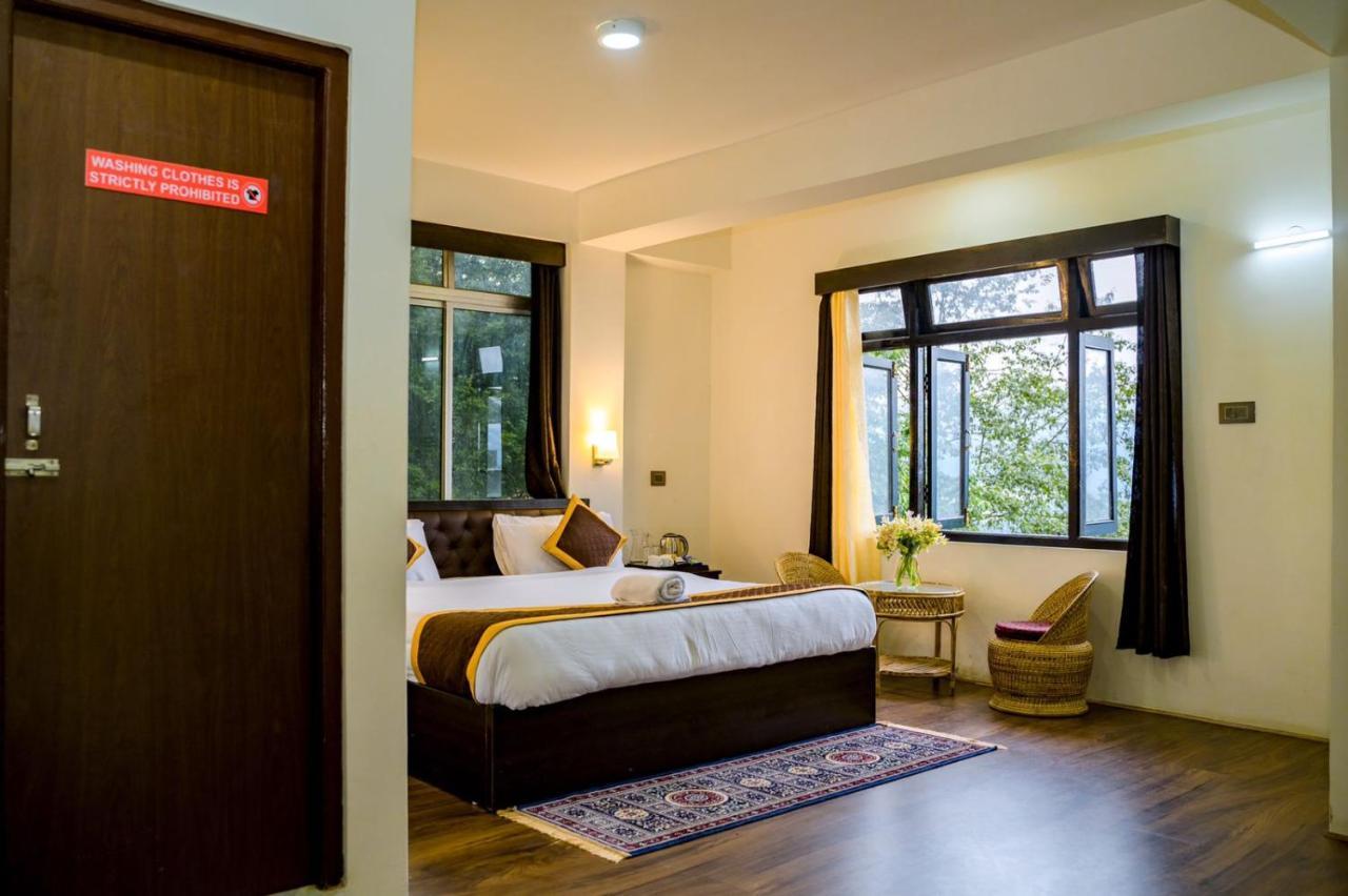 Hotel Daksha Nest 3*