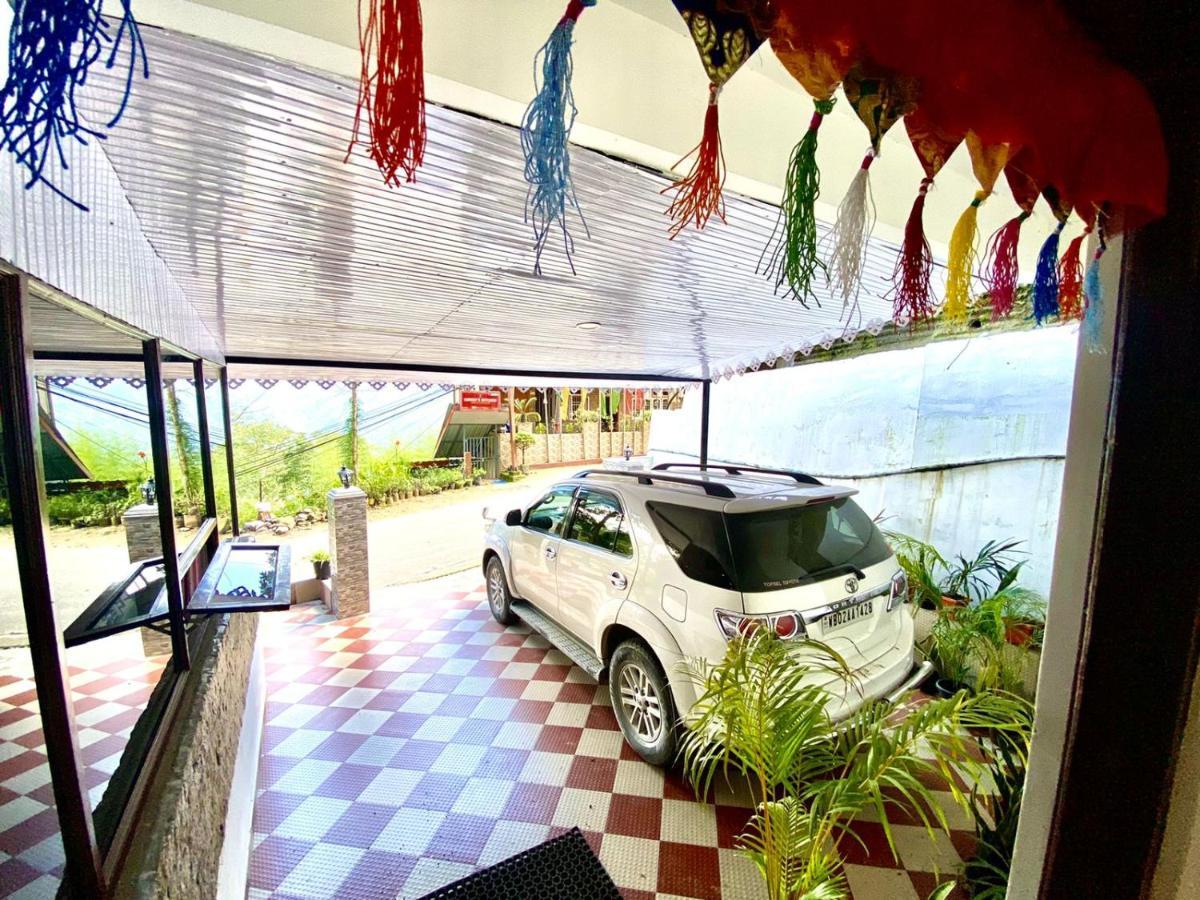 Hotel Daksha Nest 3*