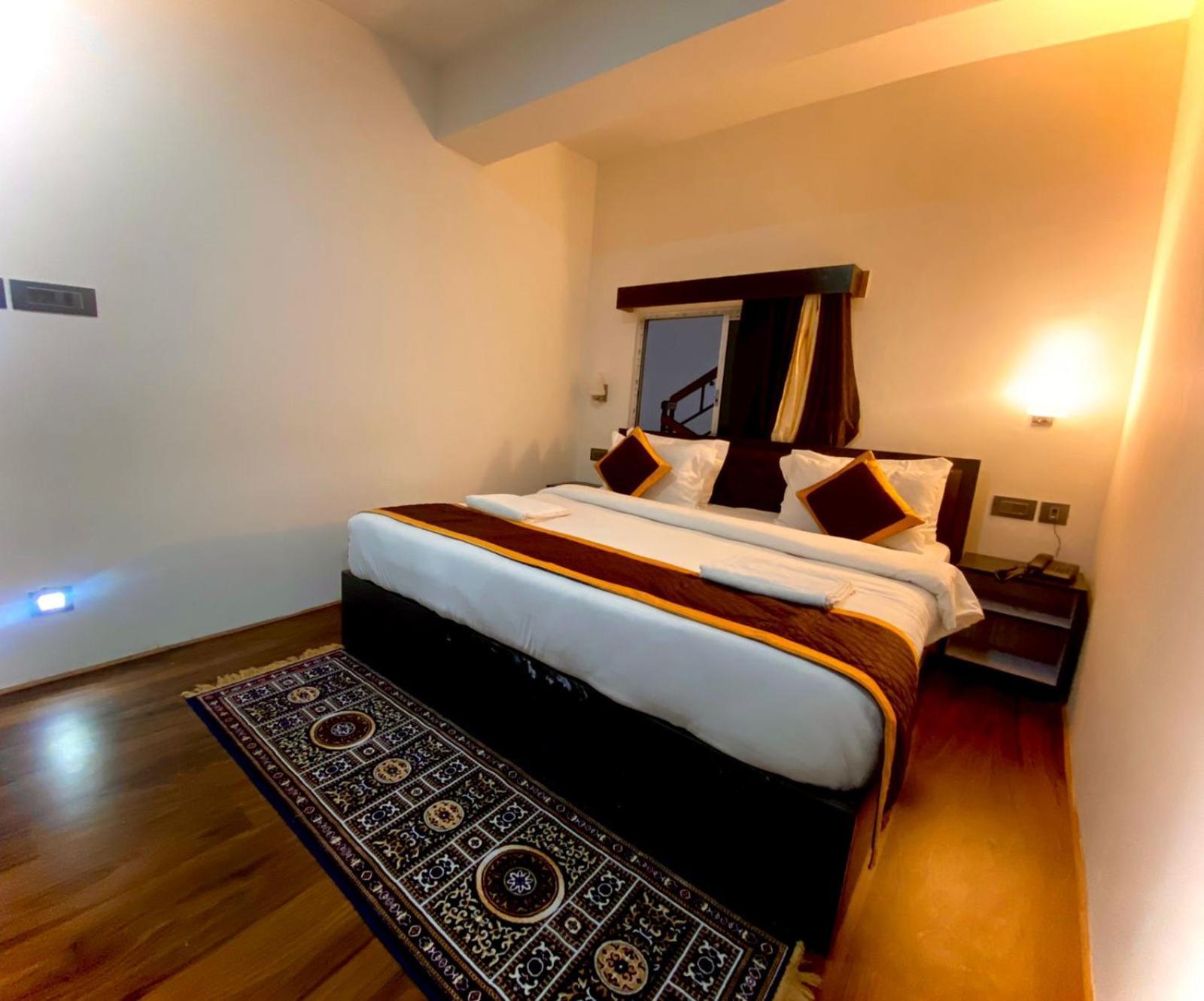 Daksha Nest 3*