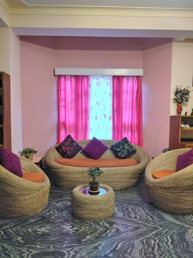 Ifseen Lodge Pelling