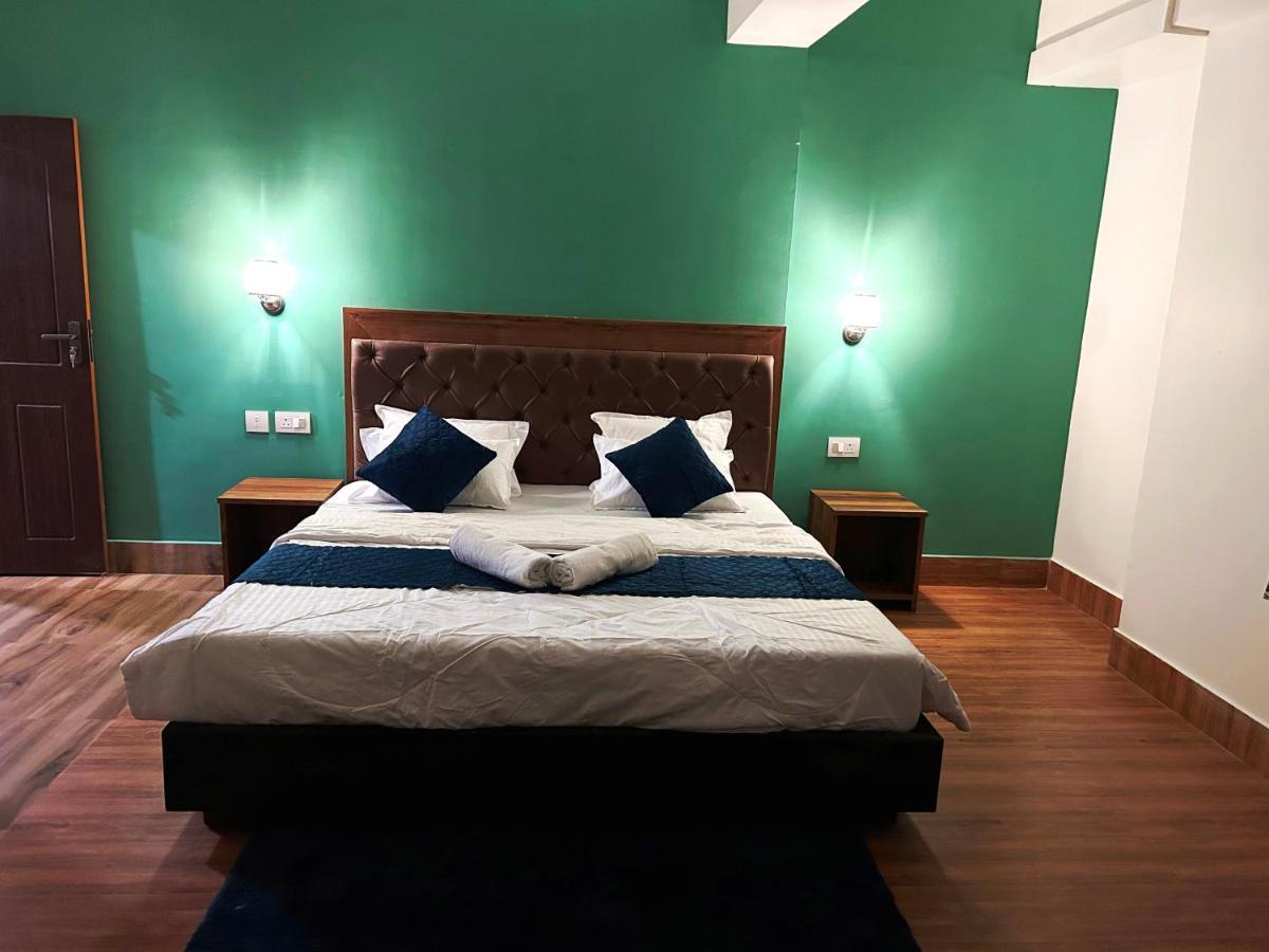 Disha Silver Peak 3*