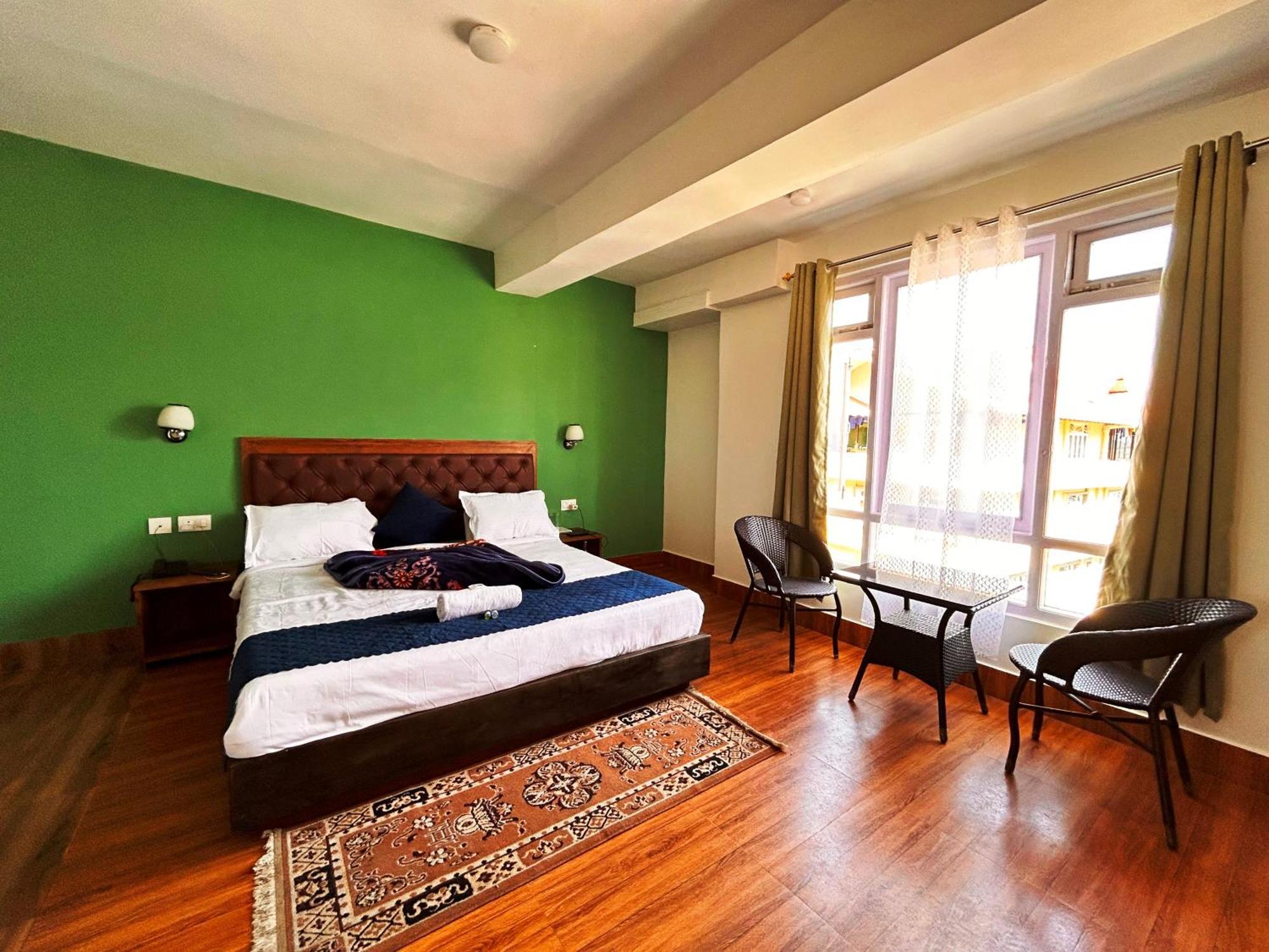 Disha Silver Peak Hotel Pelling