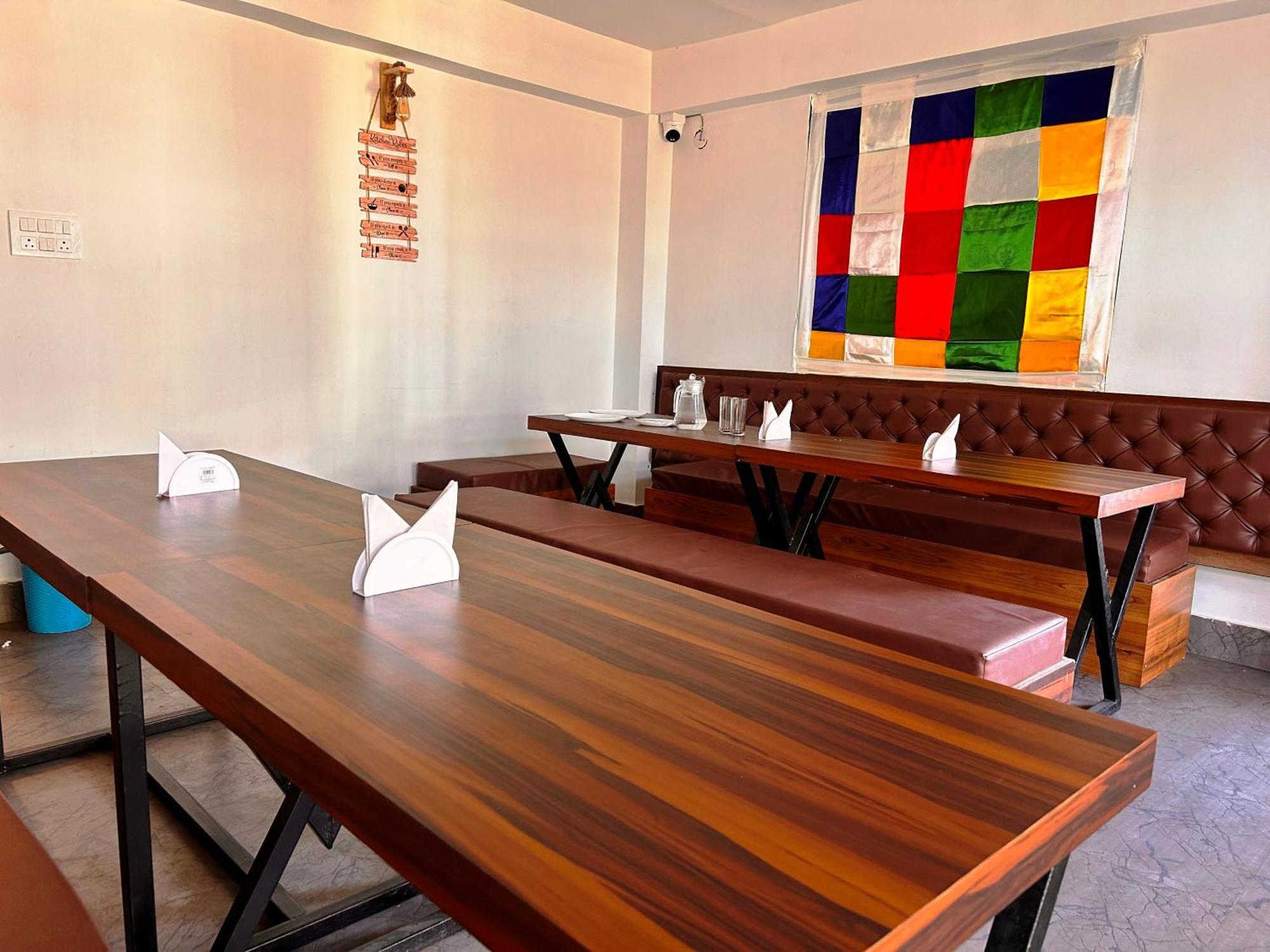Hotel Disha Silver Peak Pelling