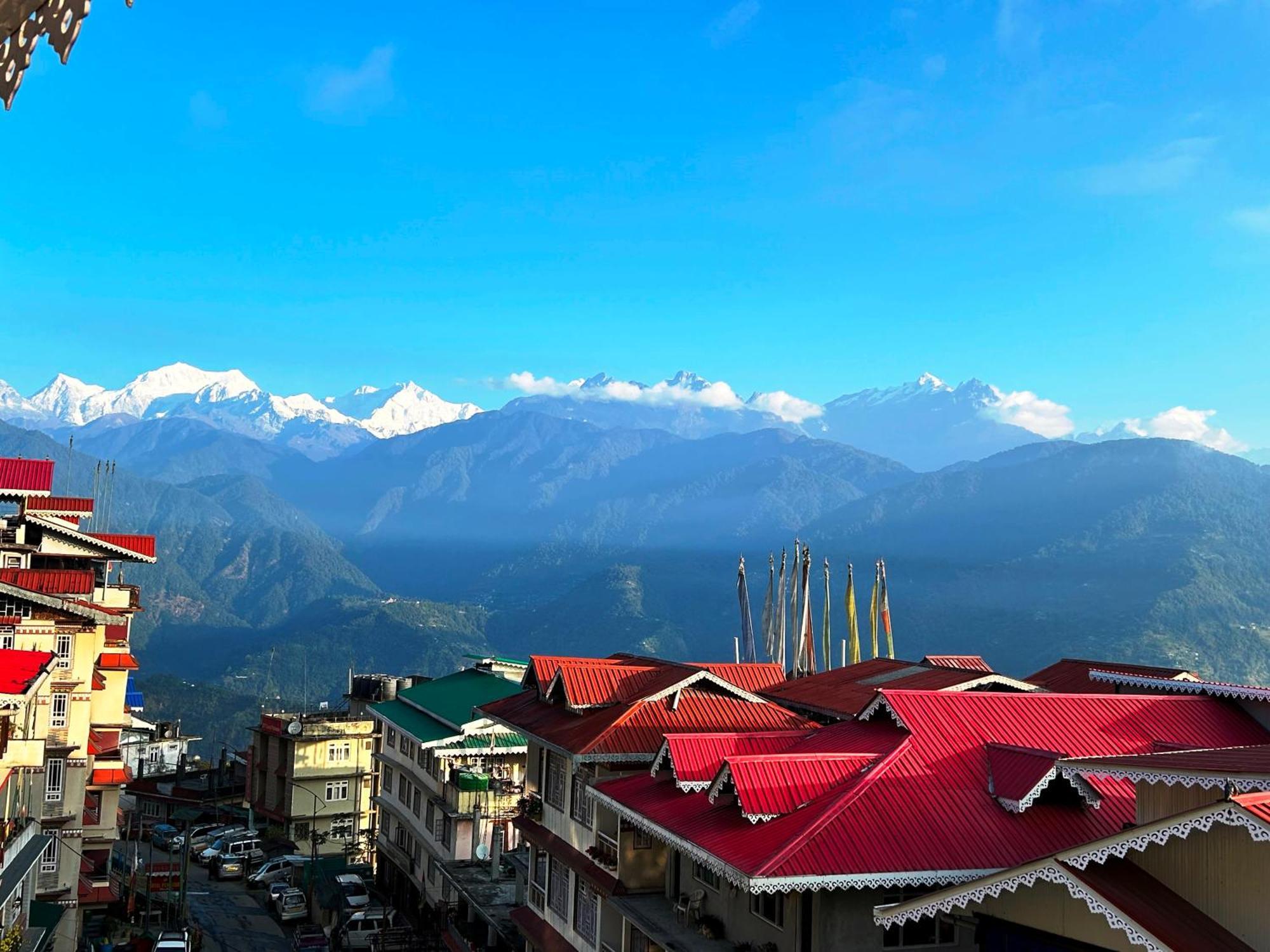 Disha Silver Peak Hotel Pelling