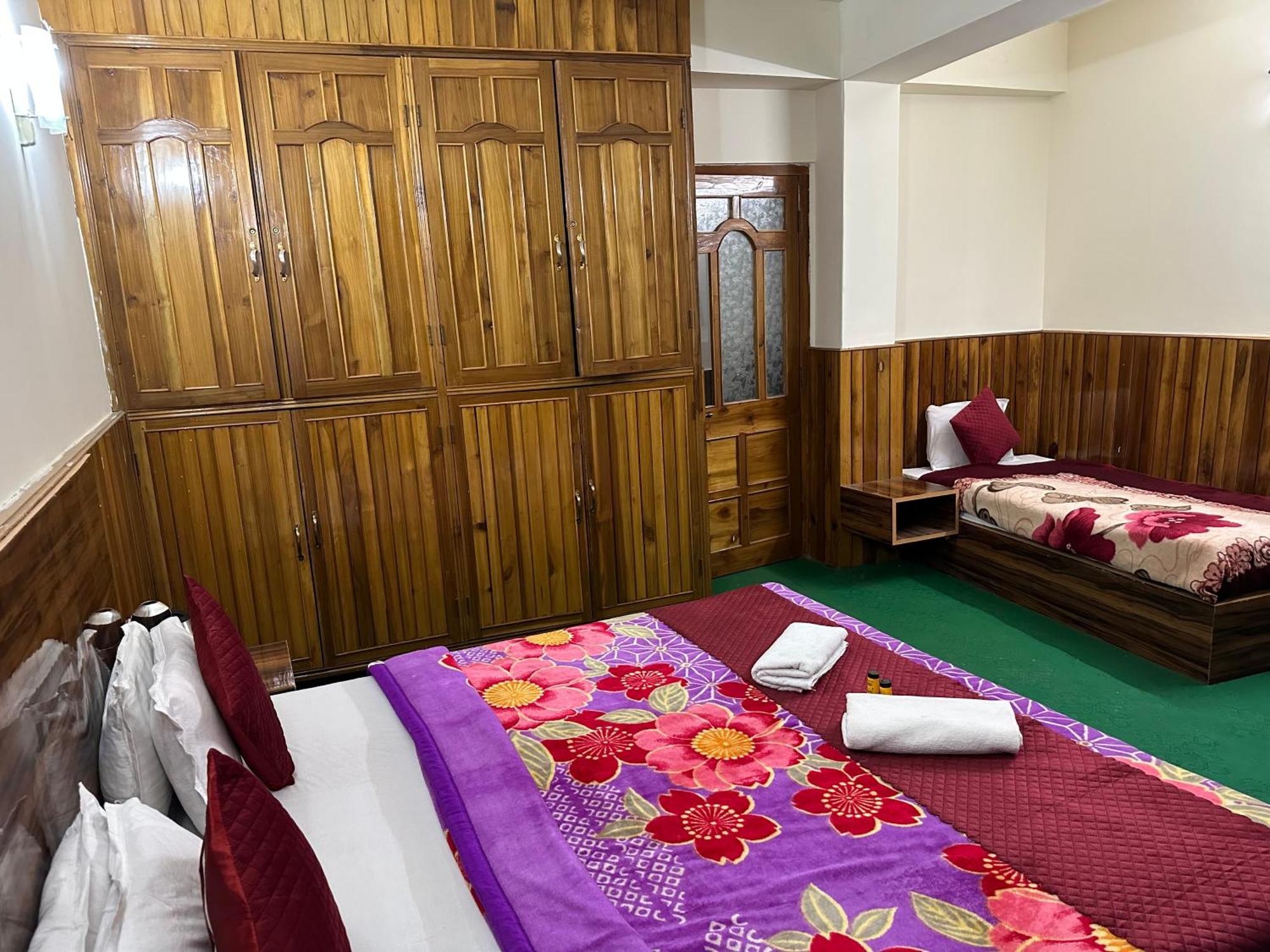 Sudarshan Hotel Pelling