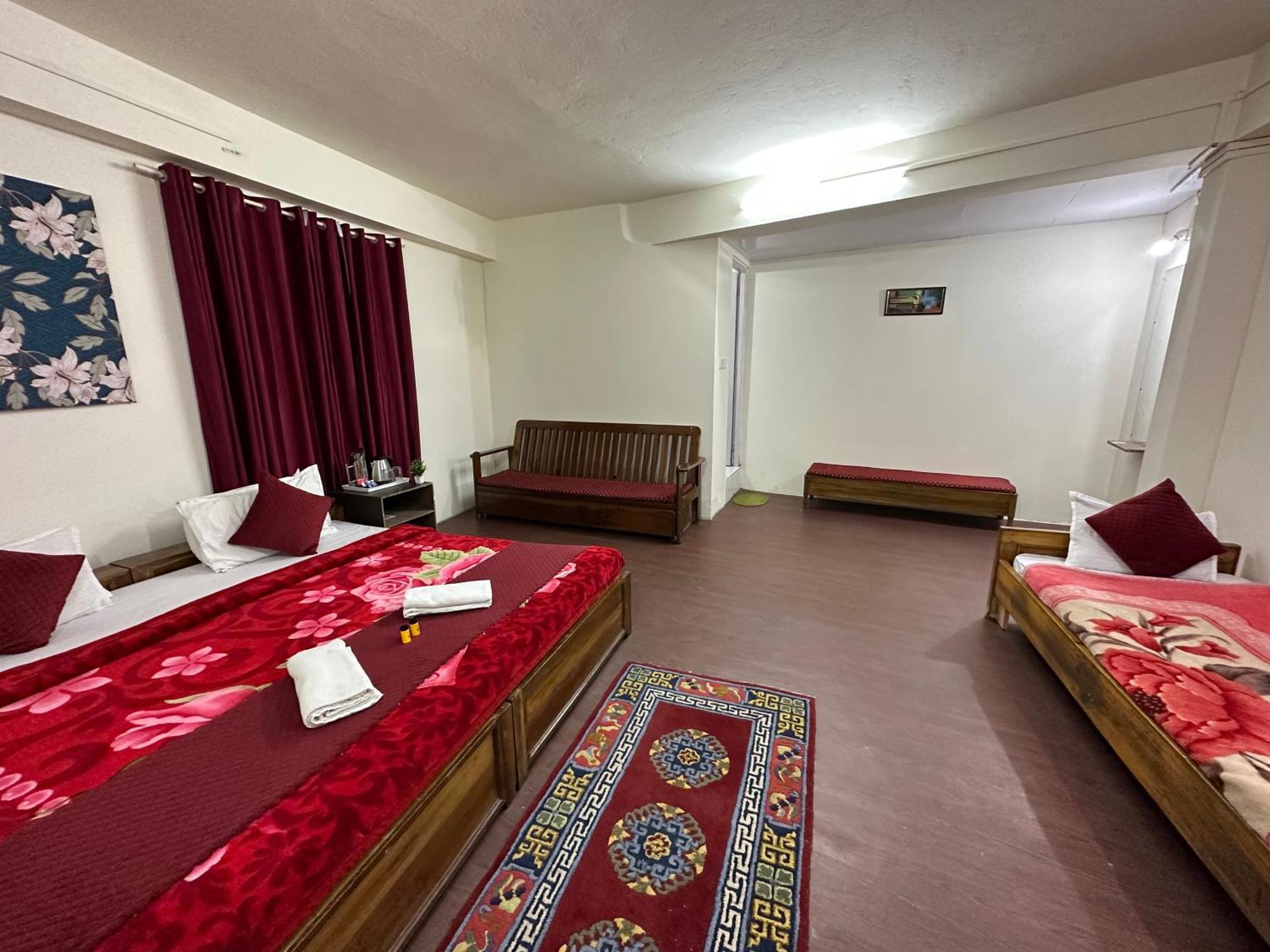 Sudarshan Hotel