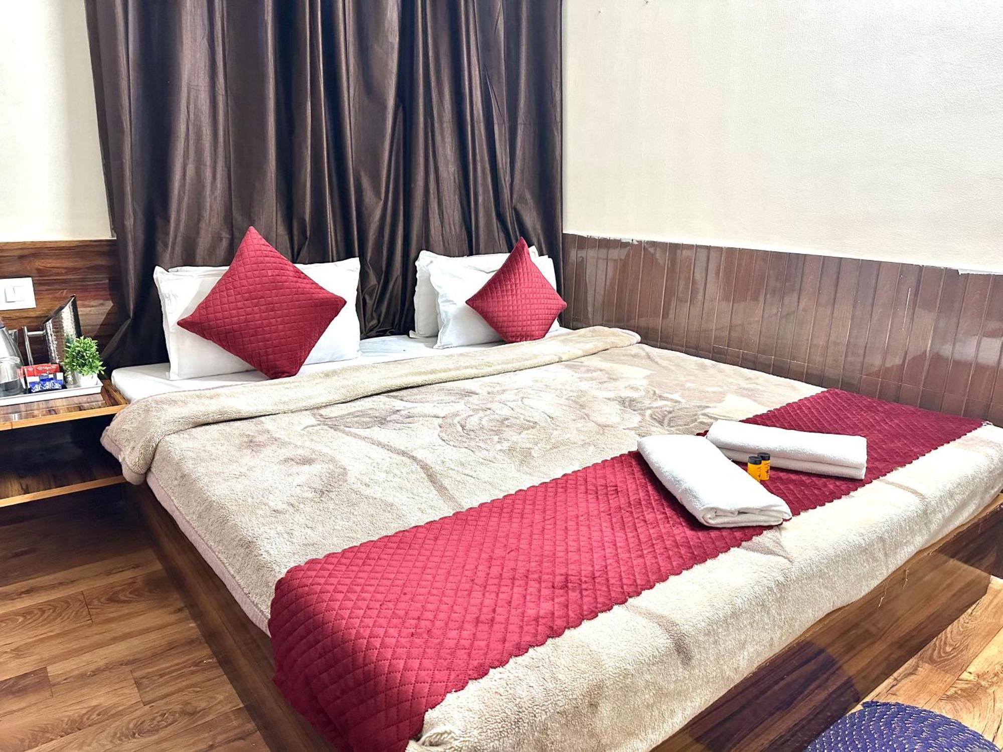 Sudarshan Hotel