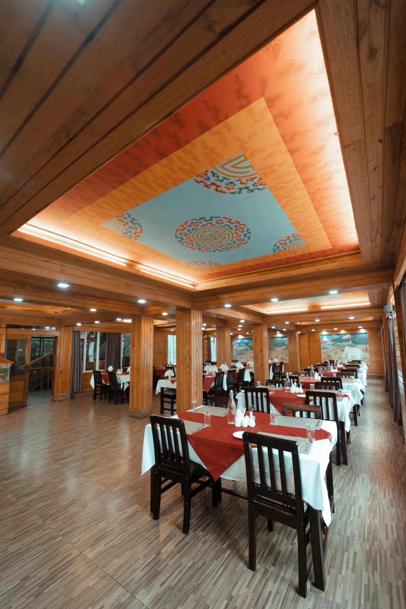 Sikkim Tourist Centre Hotel 3*