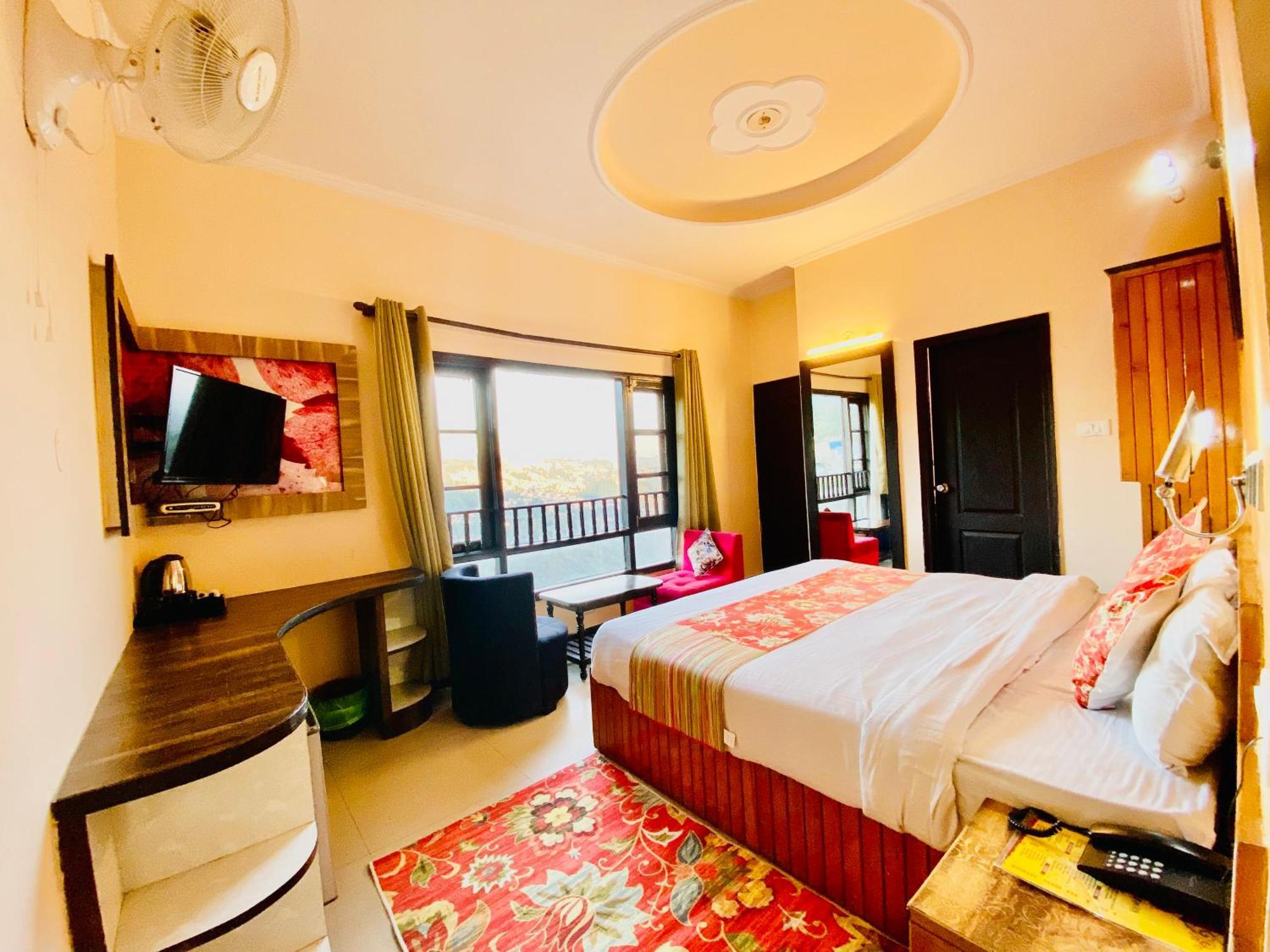 Hotel De Regency 3*