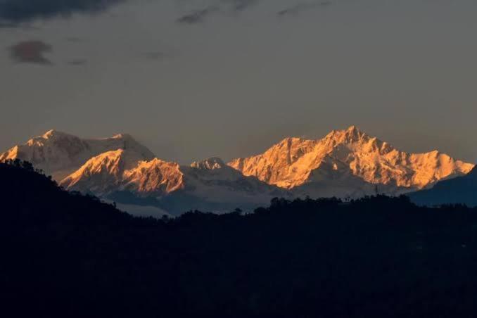 Wake In Himalayas Pelling