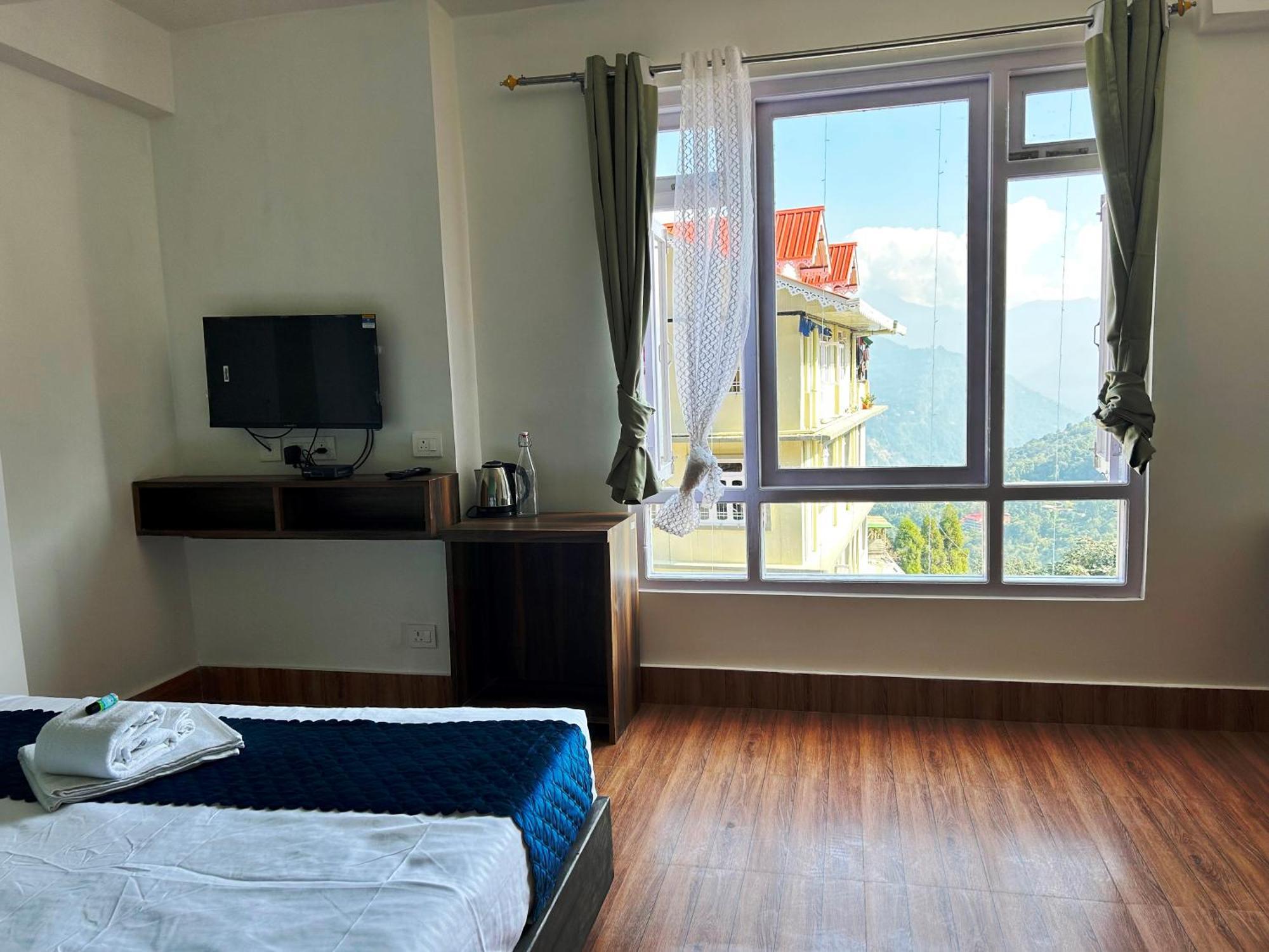Hotel Disha Silver Peak Pelling