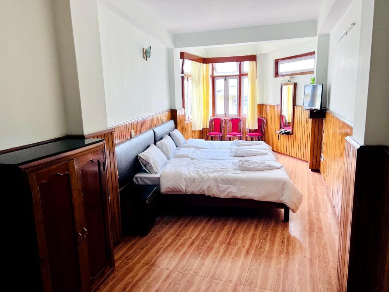 Hotel Tashi Gyal Tsen 3*