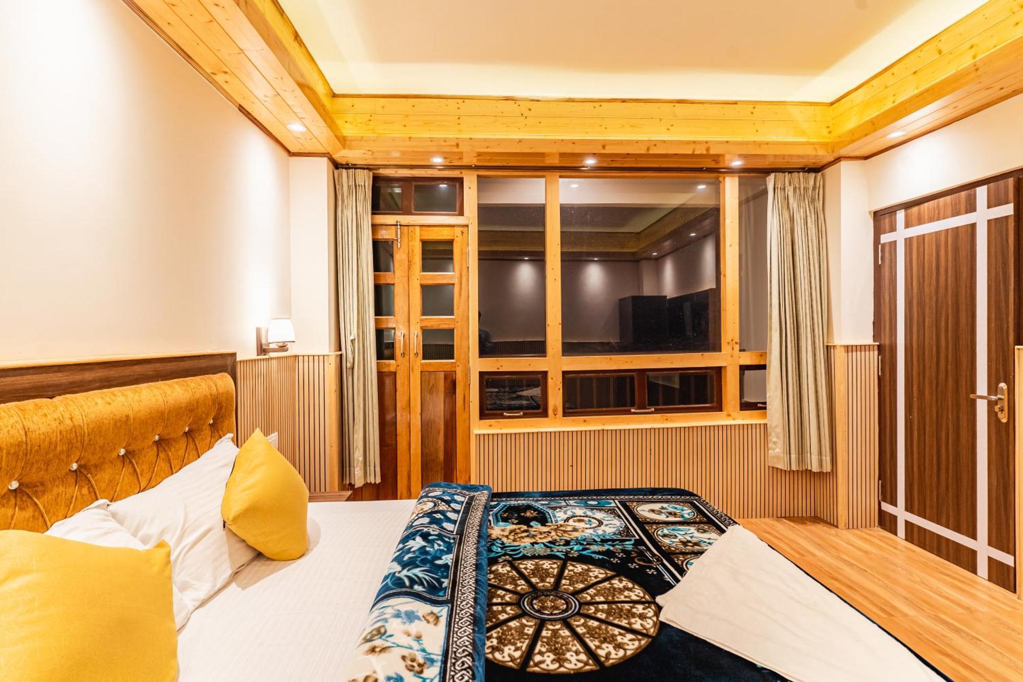 Hotel The Golden Retreat In