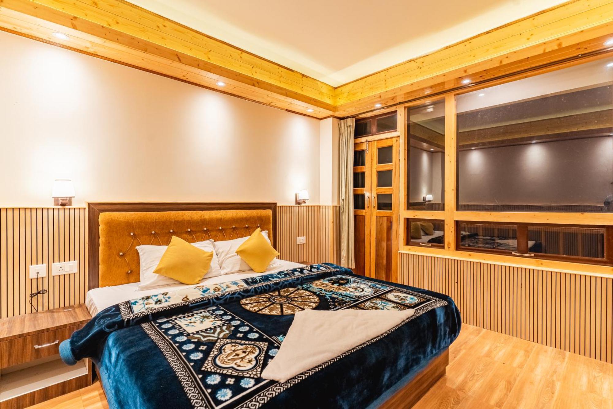 Hotel The Golden Retreat In 3*