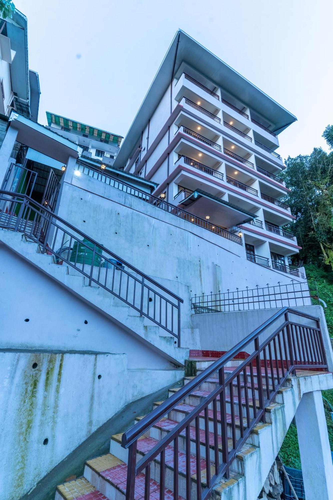 The Golden Retreat In Hotel