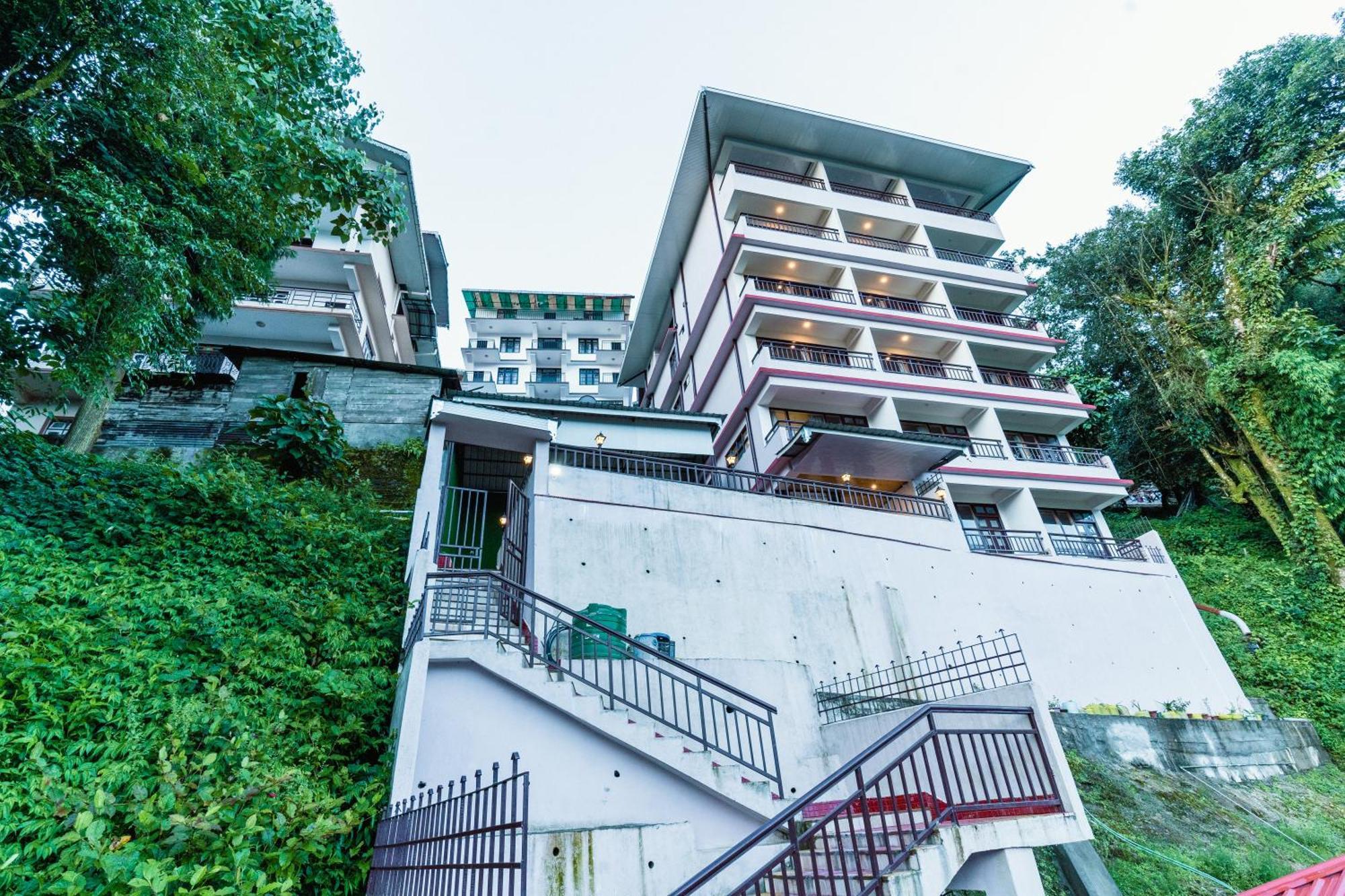 Hotel The Golden Retreat In 3*