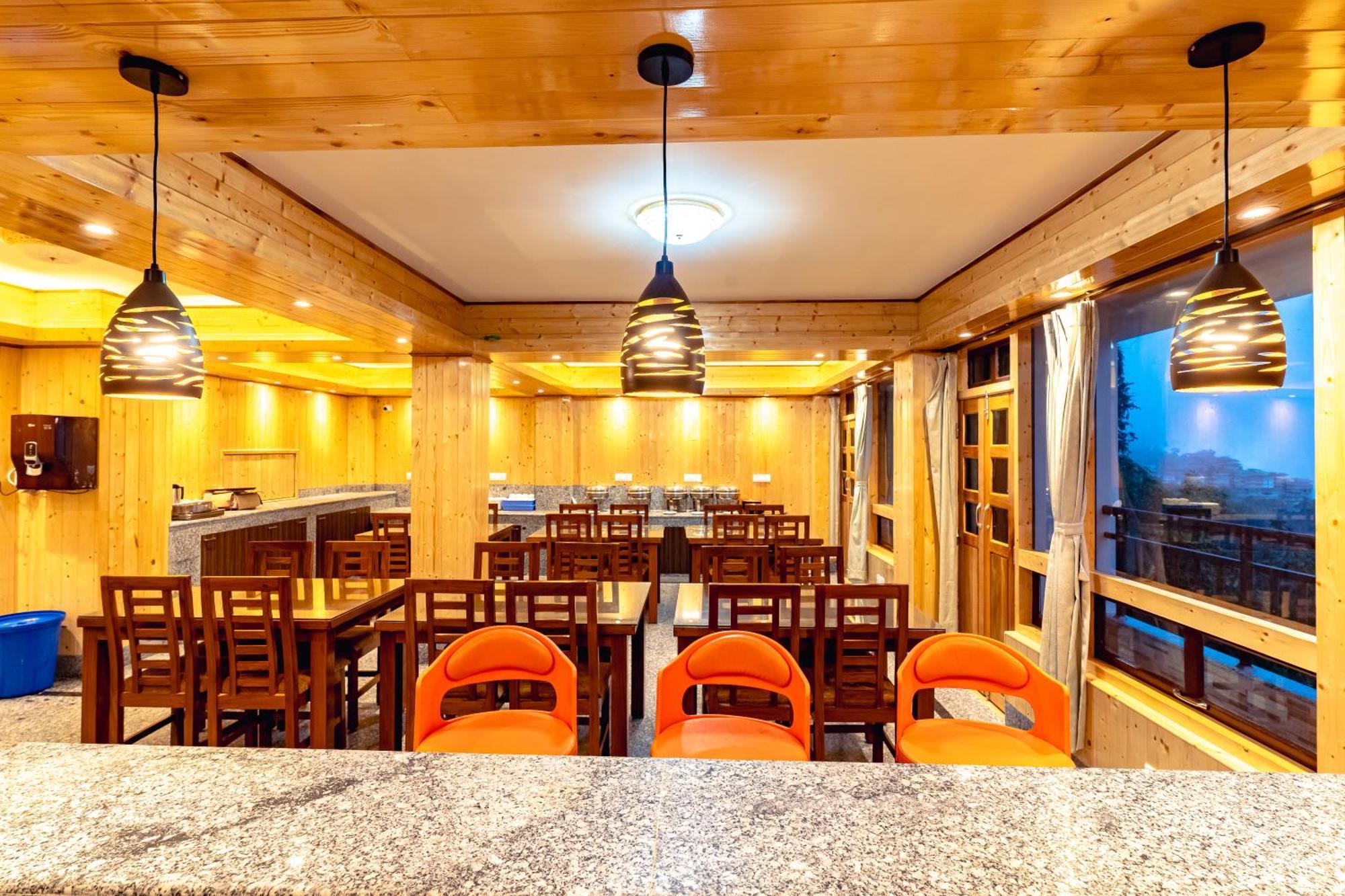 The Golden Retreat In 3* Pelling