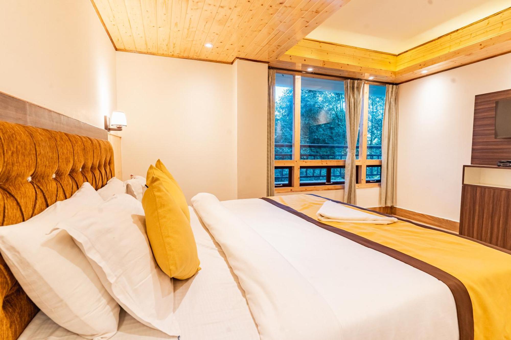The Golden Retreat In Hotel