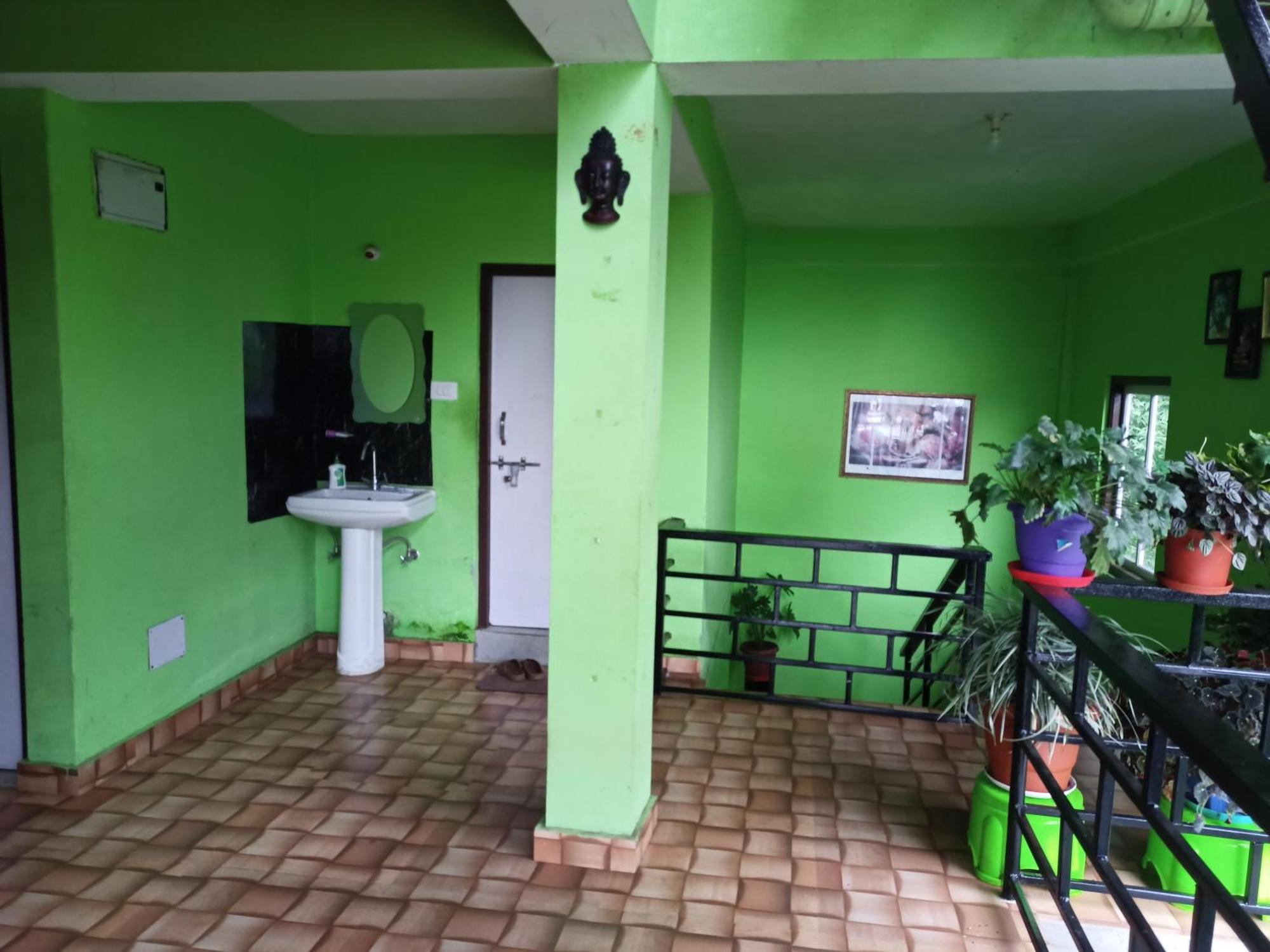 Lamchanay & Hostel