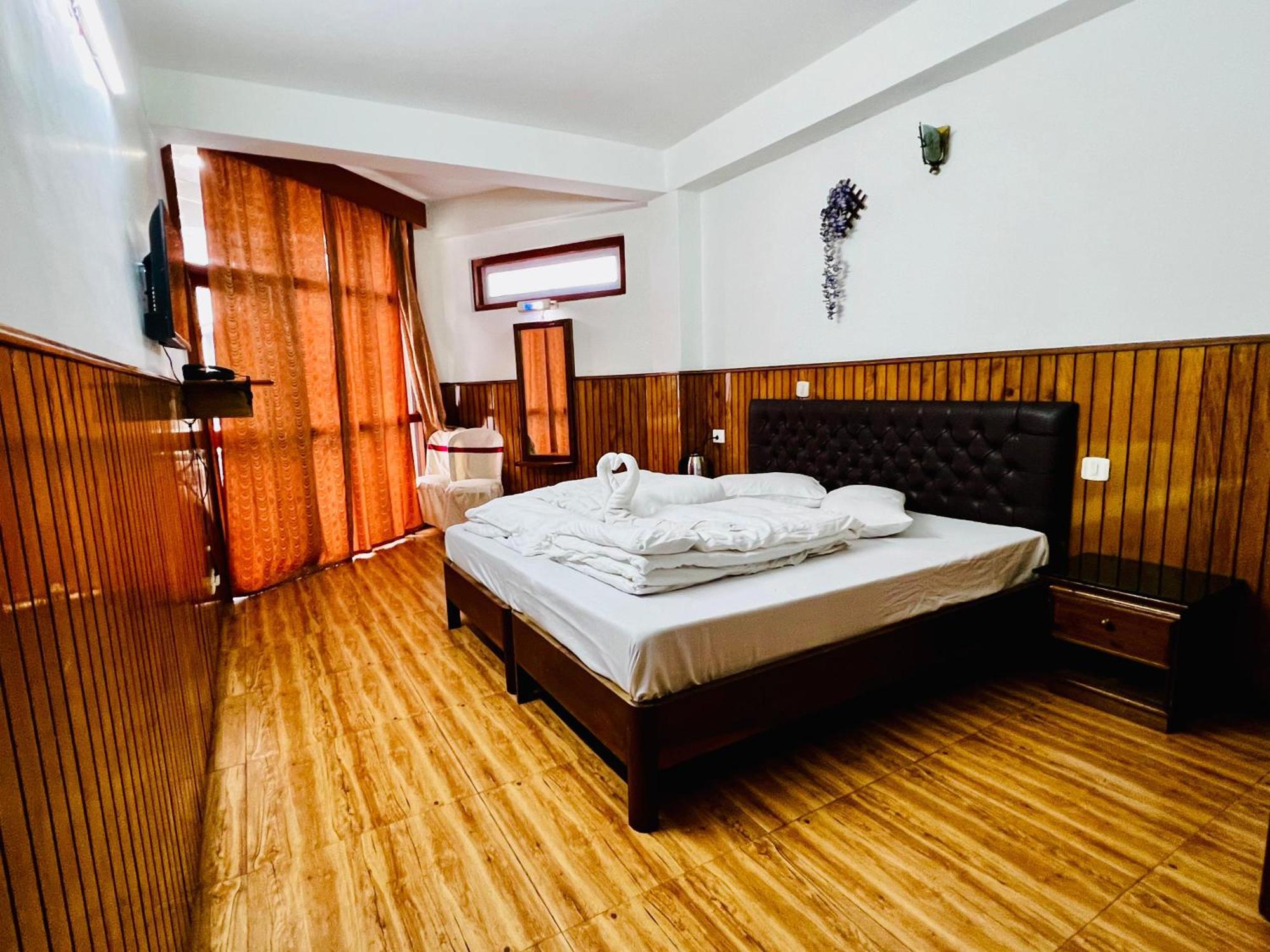 Hotel Tashi Gyal Tsen