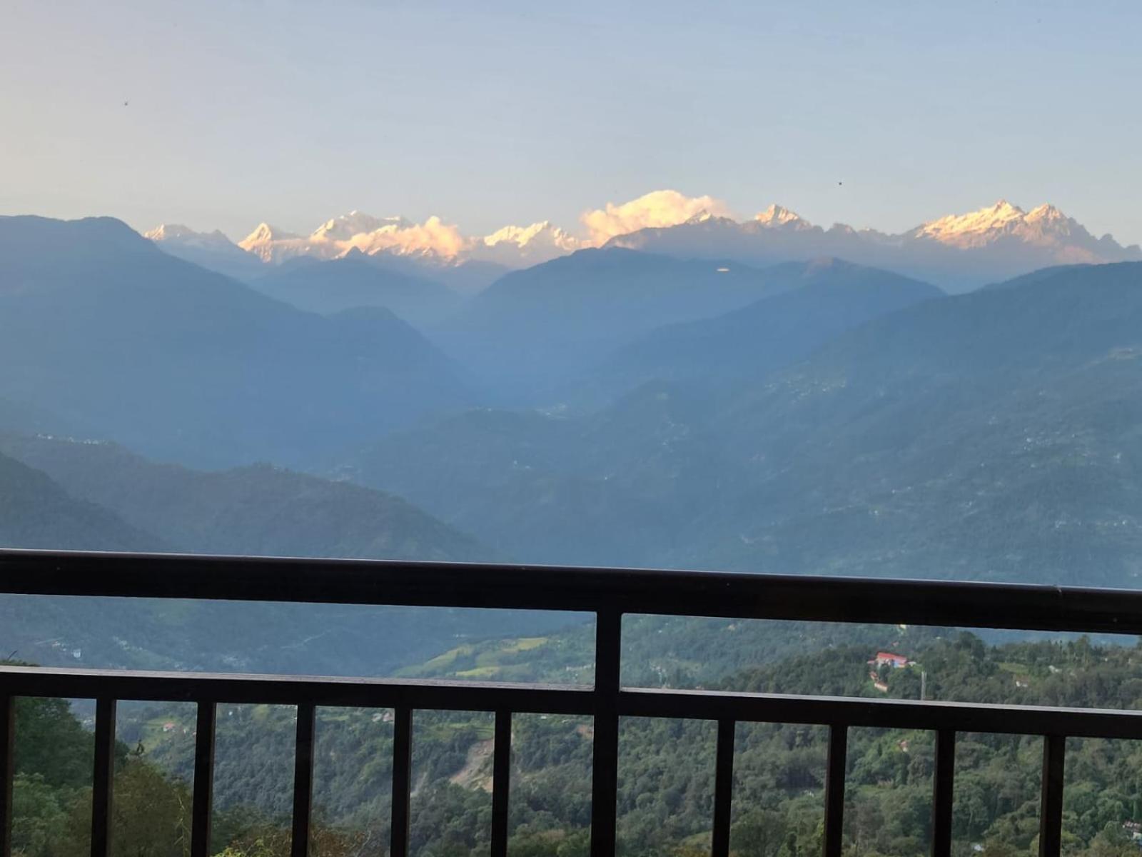 Hotel The Golden Retreat In Pelling