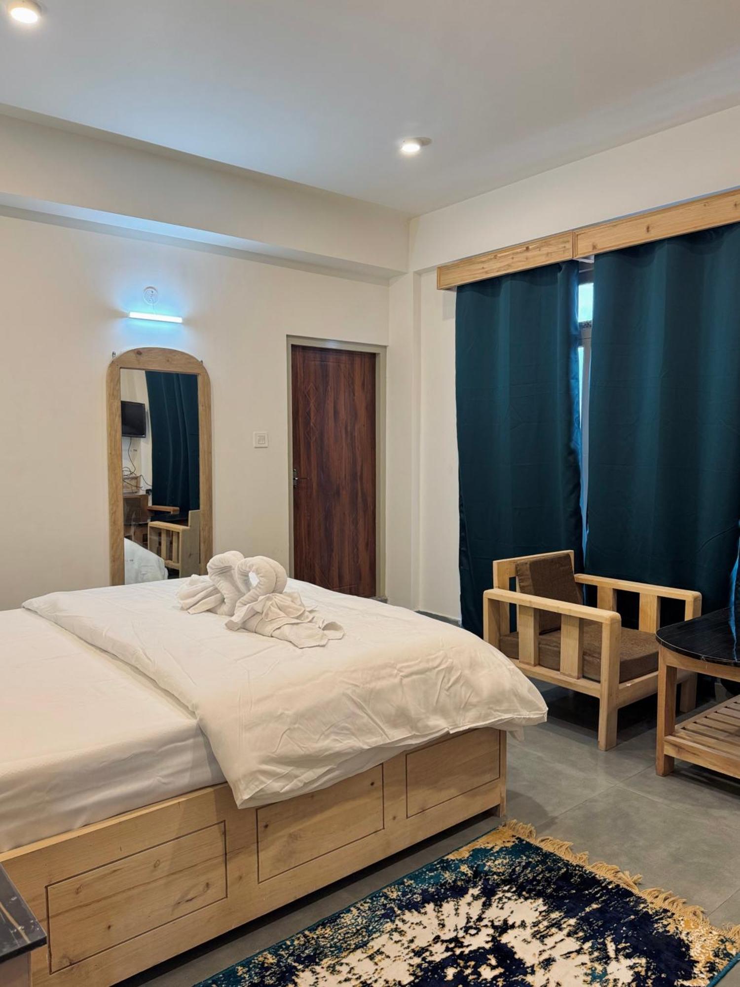 The Singyang Village Estate Hotel *