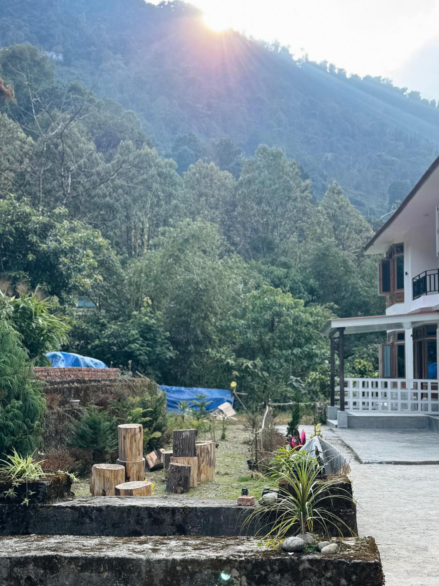 The Singyang Village Estate Hotel