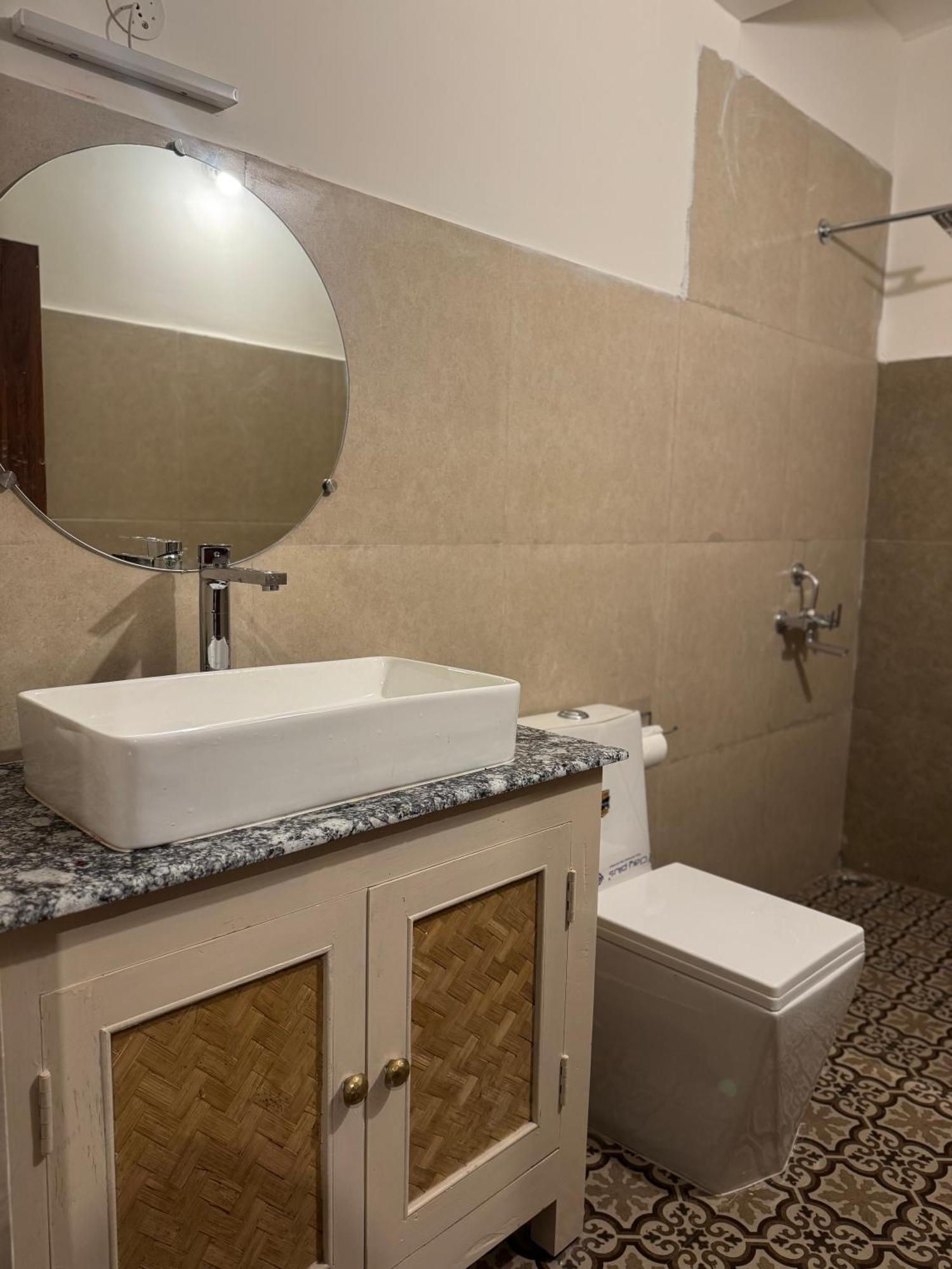 The Singyang Village Estate Hotel *