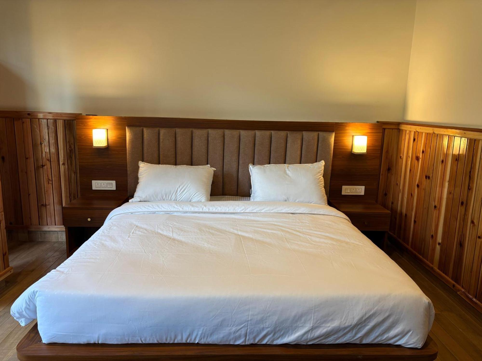 Gangtey Himalayan Homestay *