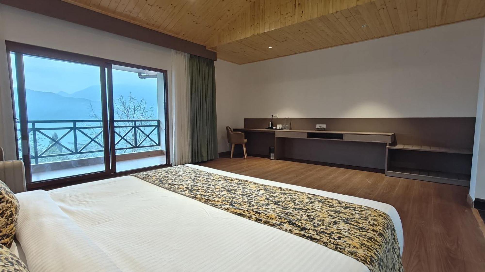 Hotel Yashshree 4*