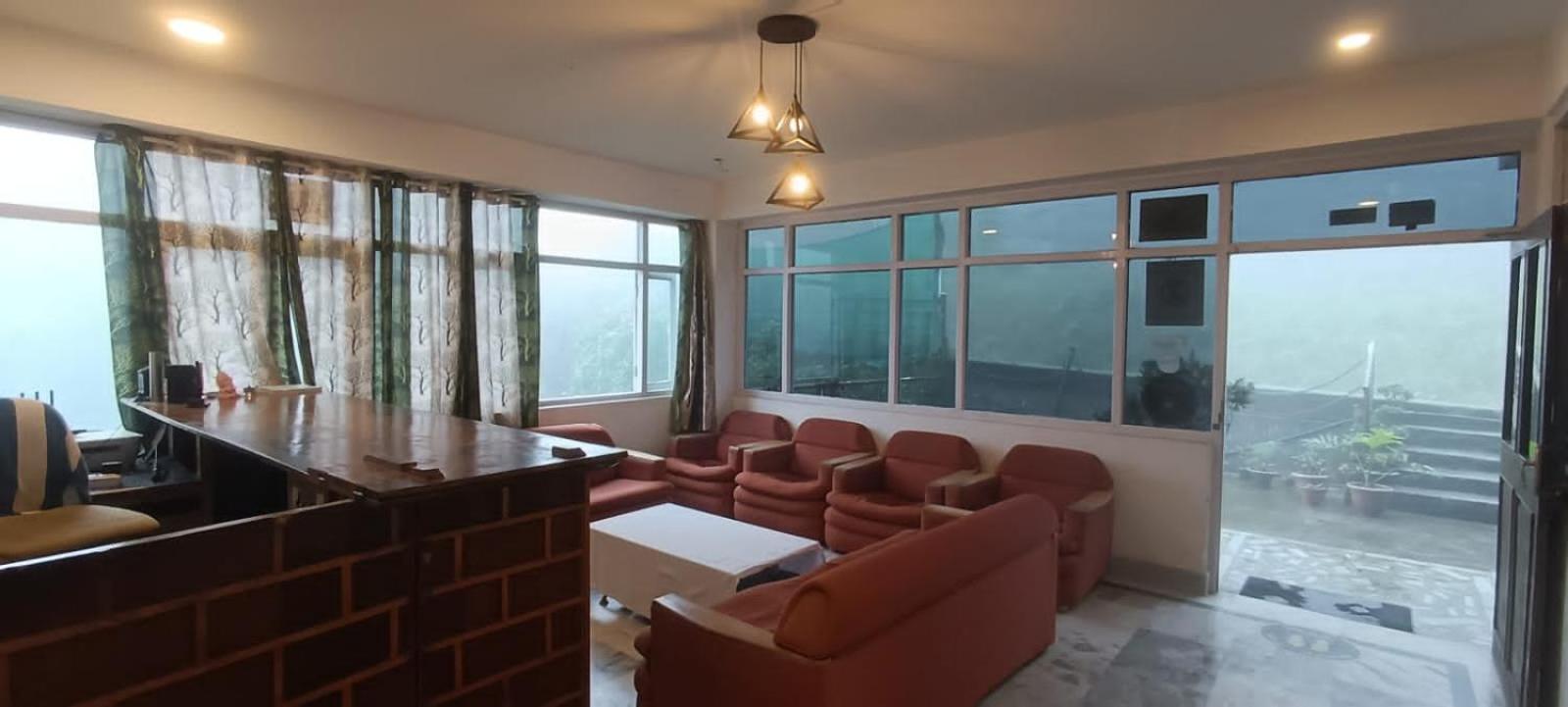 Arora Hotel 2*