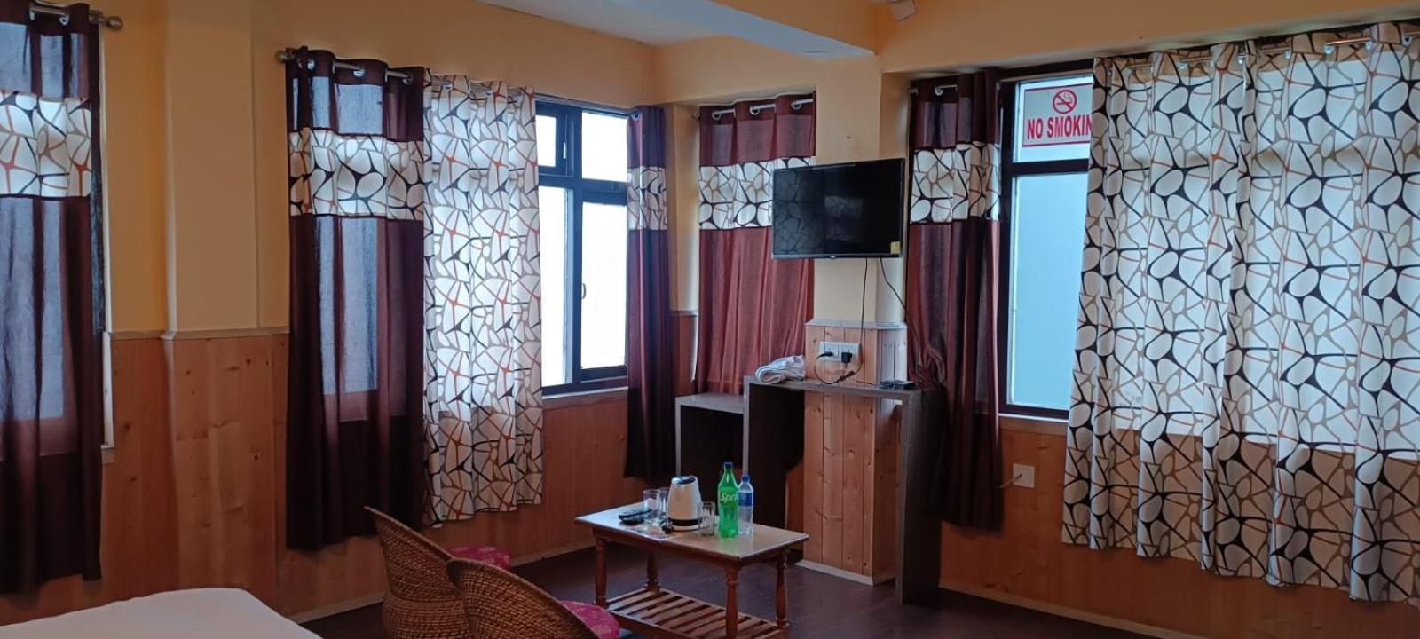 Hotel Arora 2*