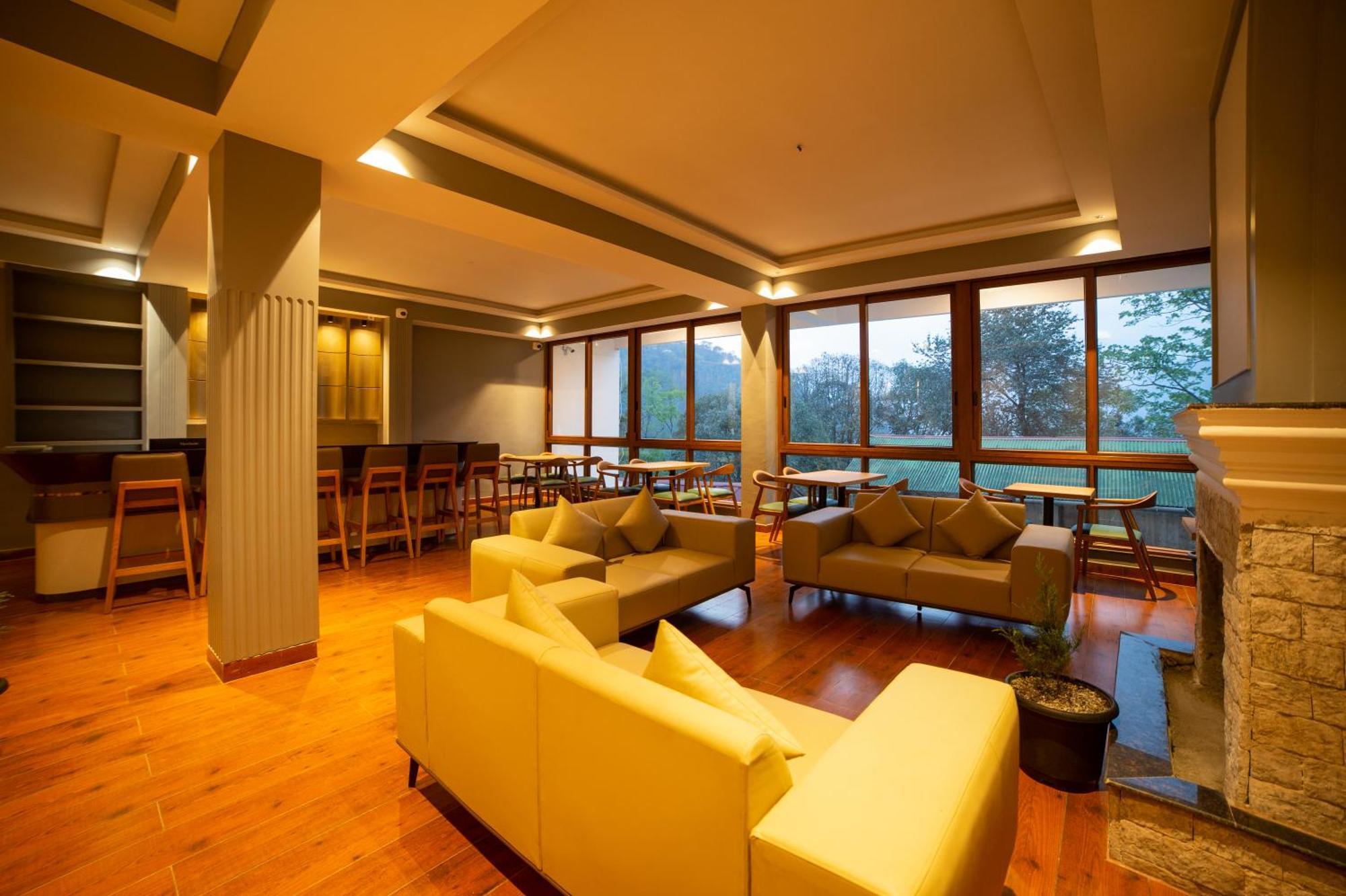 Yashshree Hotel 4*