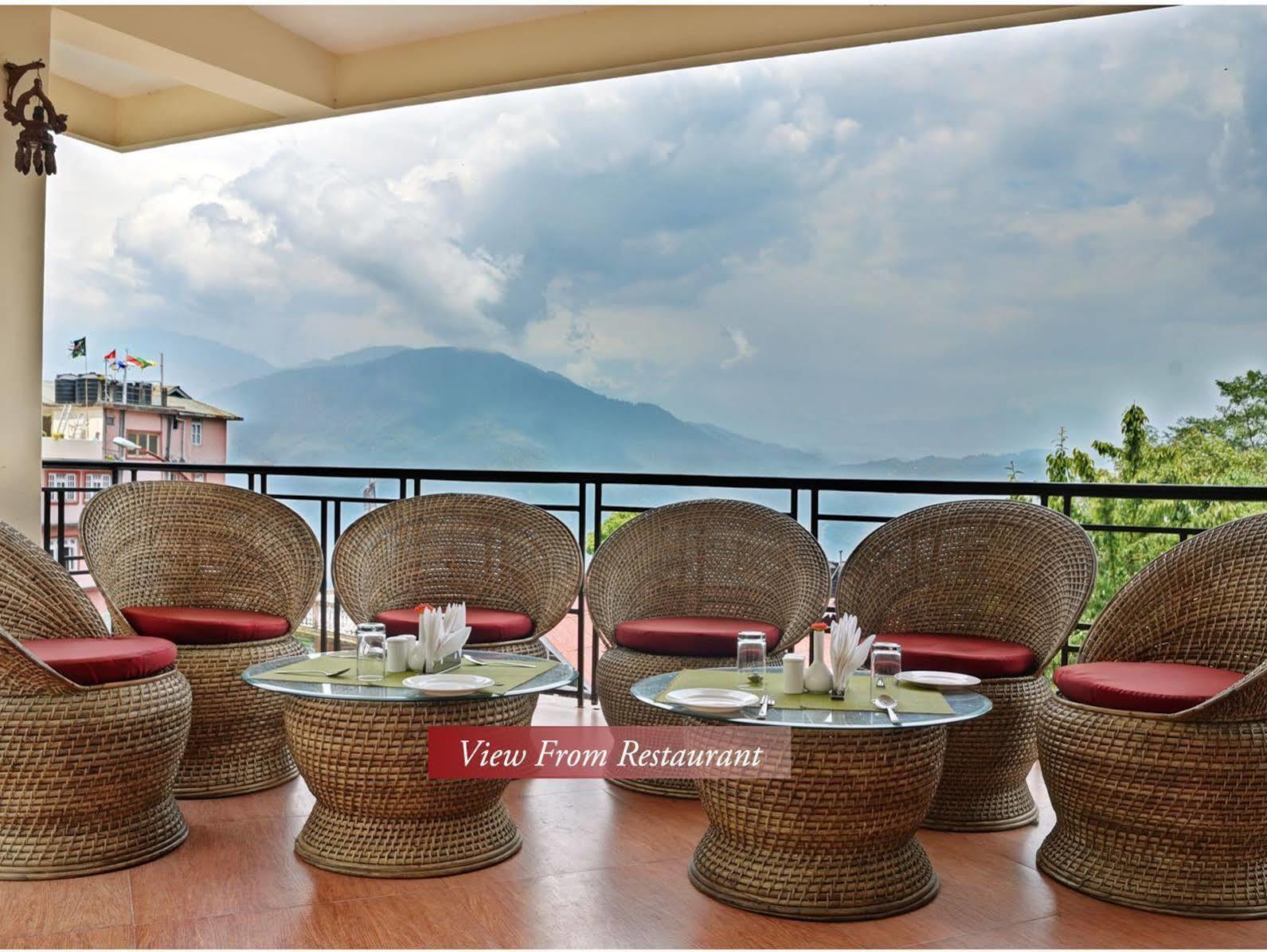 Hotel Summit Newa Regency