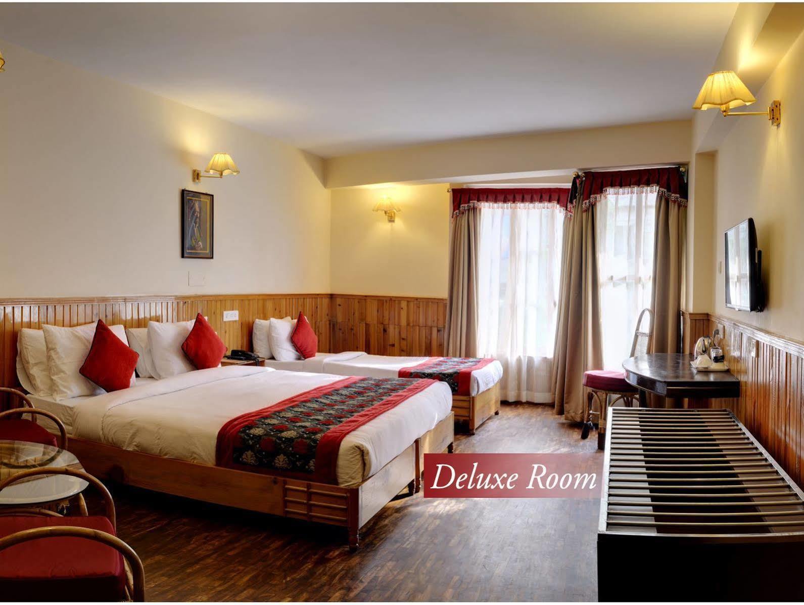 Hotel Summit Newa Regency 3*