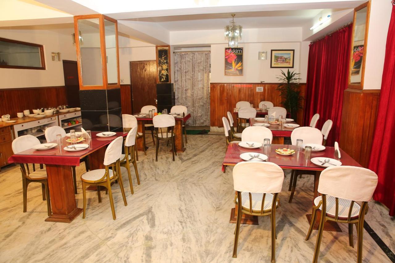 Hotel Rufina Swagat 3*