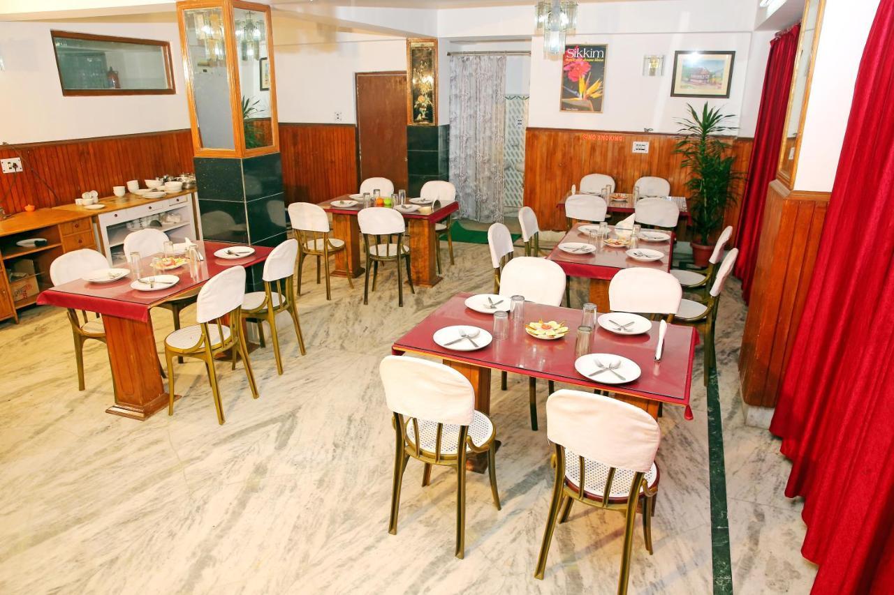 Hotel Rufina Swagat 3*