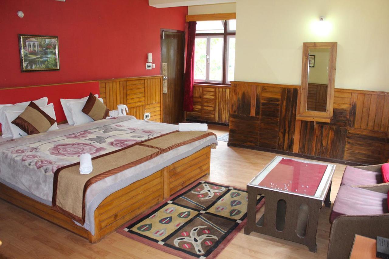 Norling Retreat Hotel Pelling