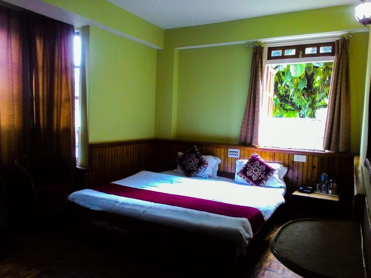 Hotel Mystic Nirvana Residency At 3*
