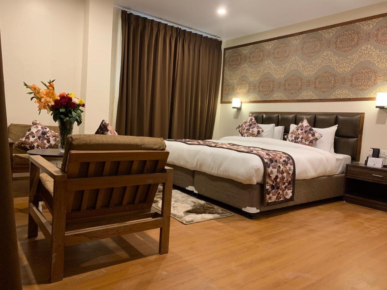 The Aryan Regency Hotel Pelling