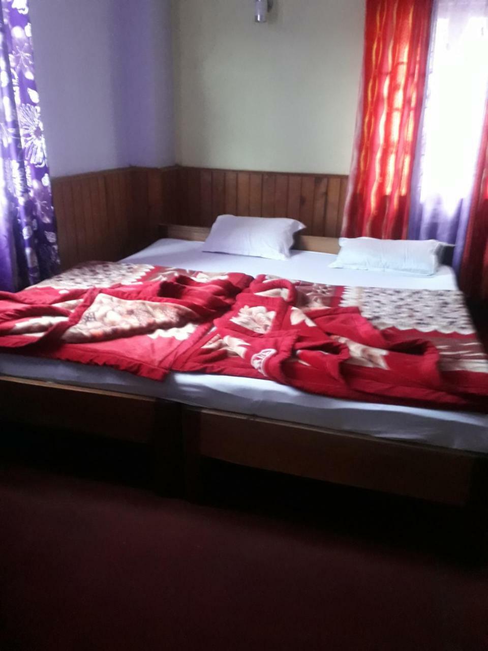 The Holiday 2* Pelling