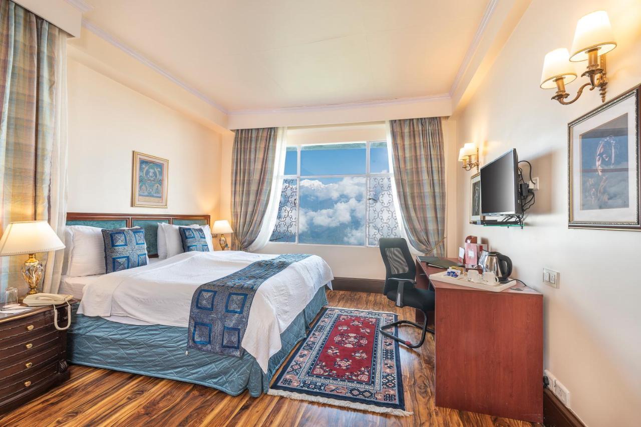 The Elgin Mount Pandim - Heritage &